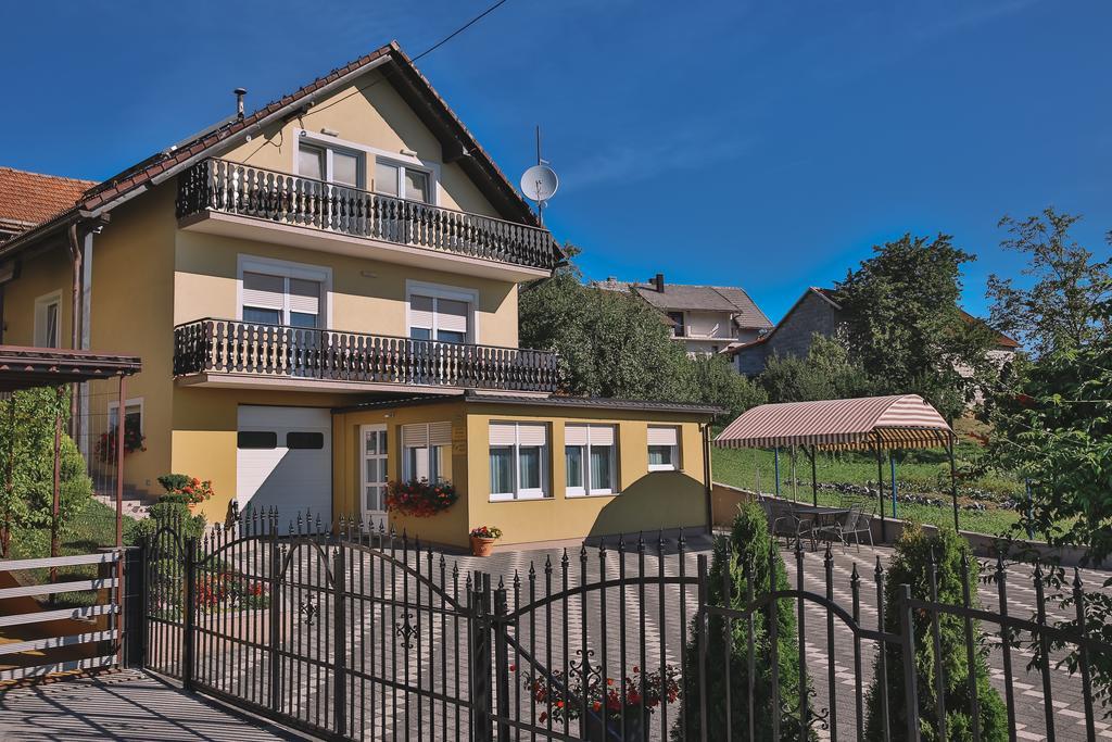 Apartments Mise Ogulin Exteriér fotografie