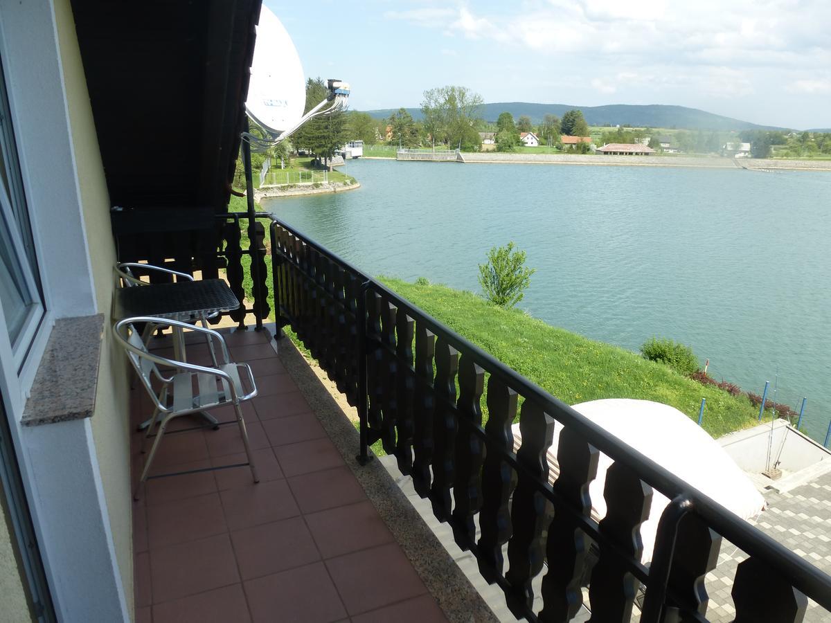 Apartments Mise Ogulin Exteriér fotografie