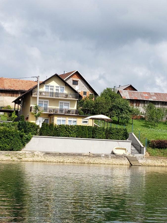 Apartments Mise Ogulin Exteriér fotografie
